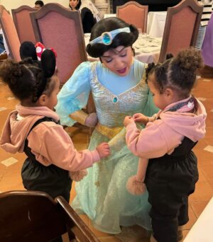 Leigh-Anne Instagram - Disney Dump 🥹😍 we had the cutest little family trip. Bubbas LOVEDDDD it! Screamed when they met Minnie 😩 just too too cute! ❤️❤️