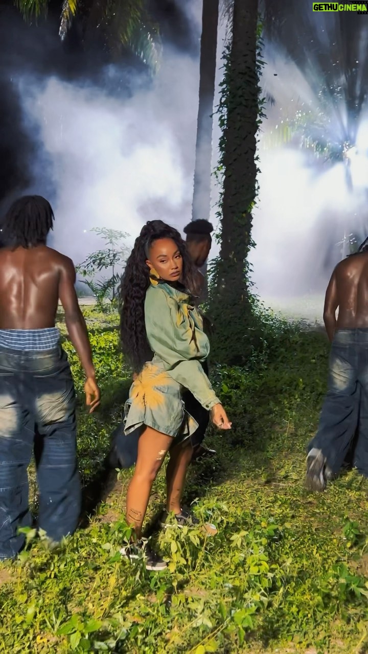 Leigh-Anne Pinnock Instagram - Everyone needs a hype man like @k_anehorn in their lives 🤣 looks like this is y’all favourite part so here it is in full 💚 link in bio to watch the full video x