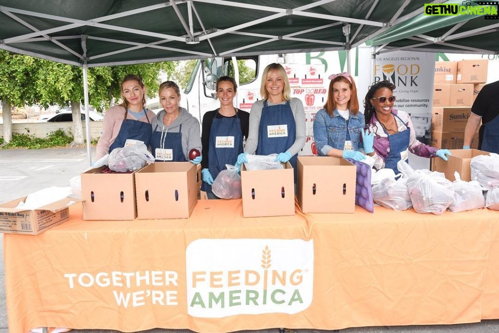 Leighton Meester Instagram - As always, I had a wonderful time working with @FeedingAmerica and these mamas. Together, we helped fill grocery baskets for families who lined up to receive important staples, like fruit, rice and cereal. Thank you for having us @FeedingAmerica and @lafoodbank