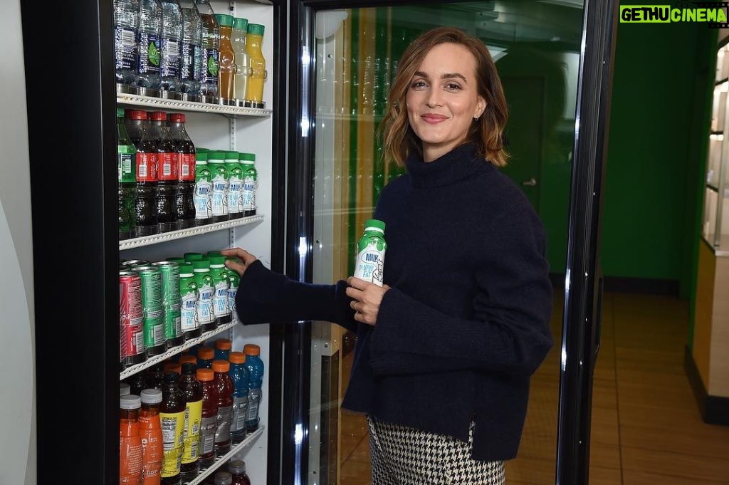 Leighton Meester Instagram - Right now, one in six kids faces hunger or food insecurity. I’m proud to join @shamrockfarmsmilk and @Subway to support my friends at @FeedingAmerica. This #NationalMilkDay, Jan. 11, get a Shamrock Farms milk with a kid’s meal at Subway restaurants and they’ll donate $1 to Feeding America. We’re hoping to help secure half a million meals for local communities. Please join us to make a difference for a family or child facing hunger. #EndHunger #FeedingAmerica #FeedingitForward #NationalMilkDay #sponsored
