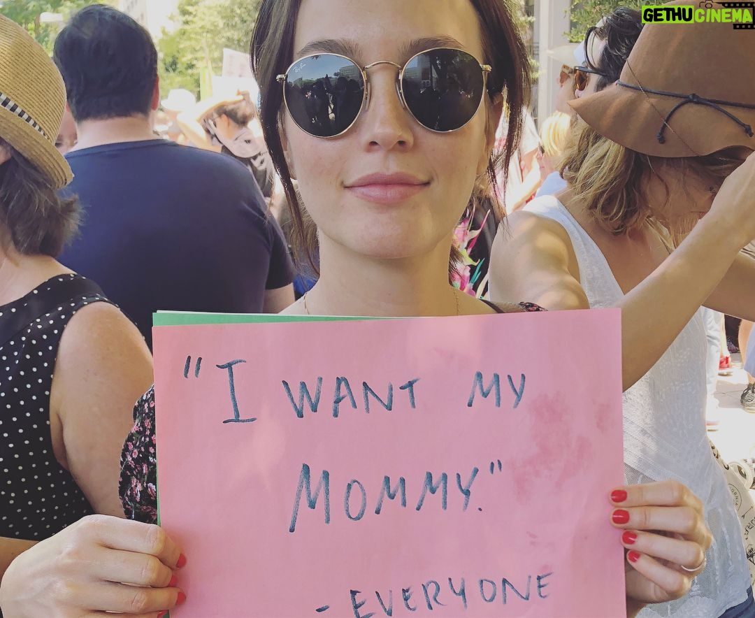 Leighton Meester Instagram - #keepfamiliestogether #reunitefamilies Gloria Molina Grand Park