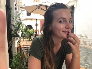 Leighton Meester Instagram - ☝🏼