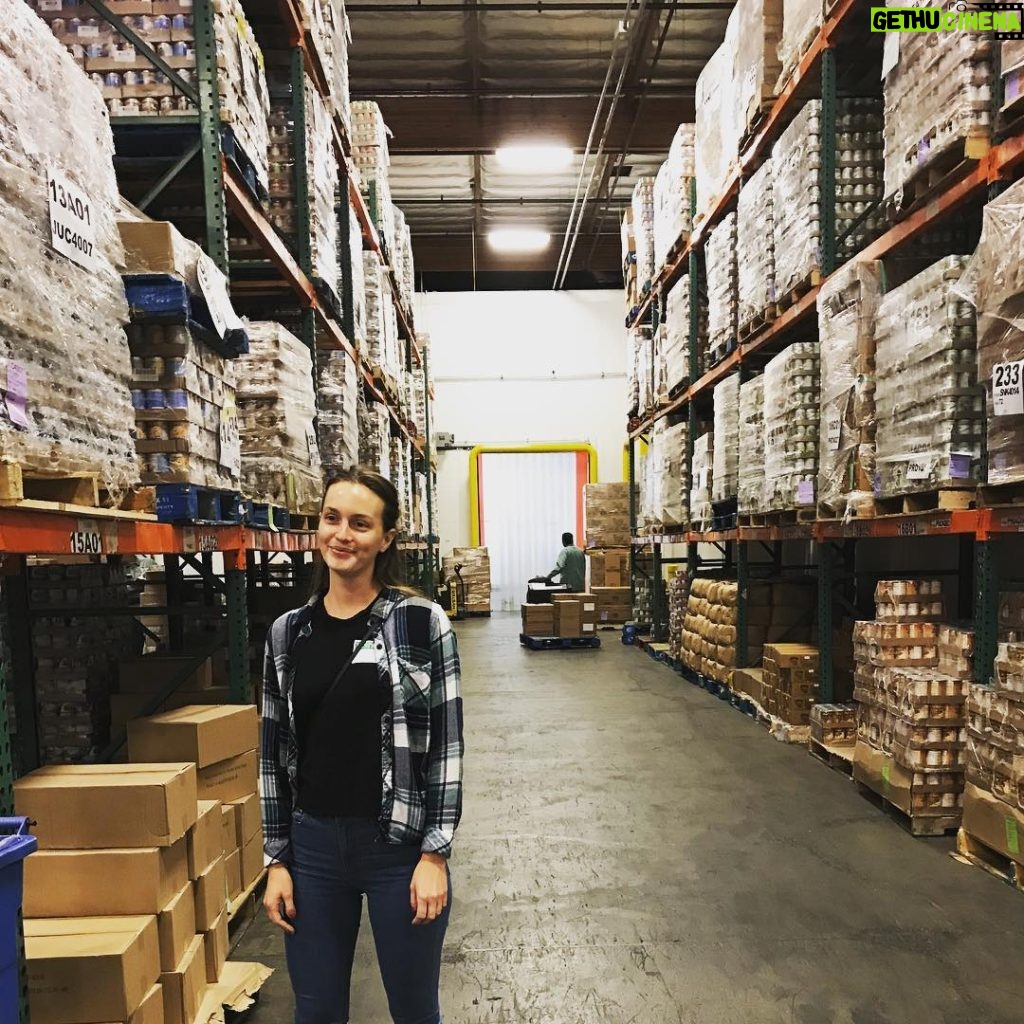 Leighton Meester Instagram - The entire @FeedingAmerica nationwide network of food banks is coming together to make sure the people of Puerto Rico, Florida and Texas get the help they need in the coming weeks and months. Please donate to @FeedingAmerica to help the victims of disasters like these. Link in my bio. Los Angeles Regional Food Bank