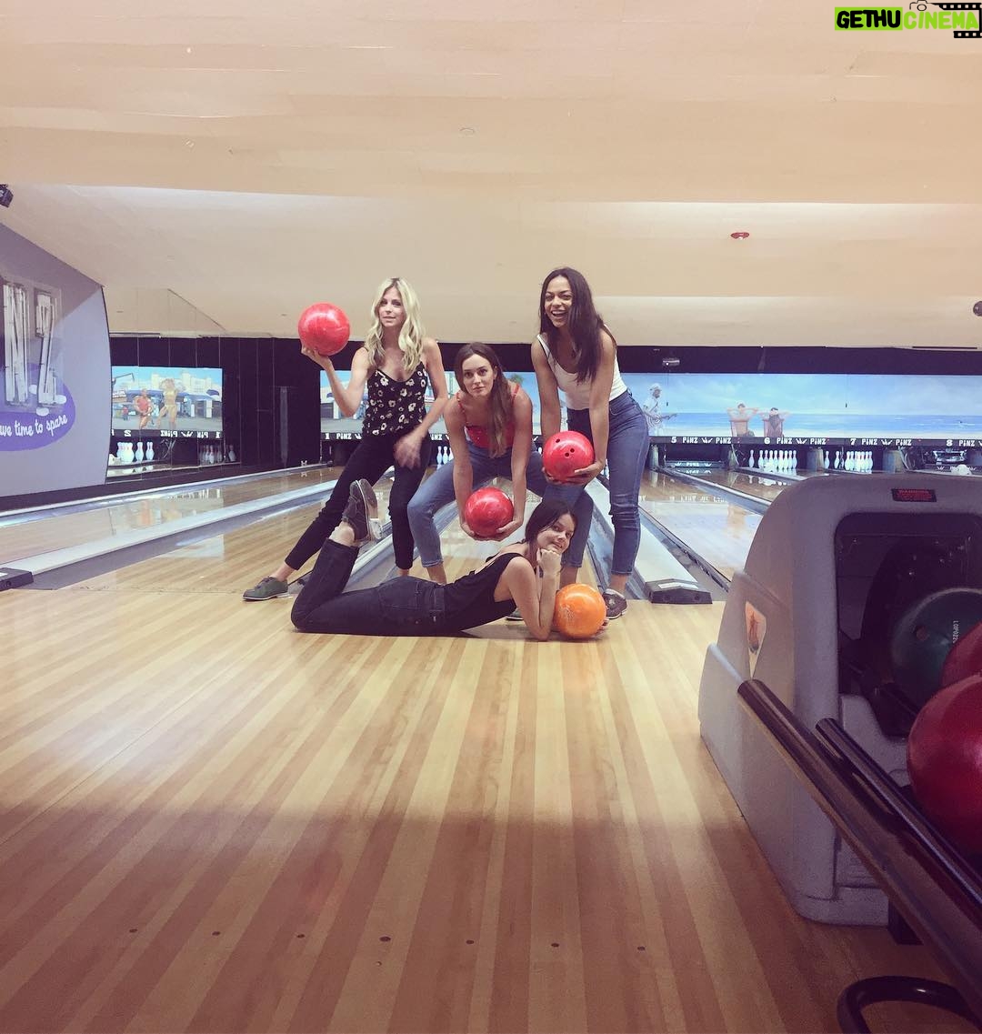 Leighton Meester Instagram - Super sporty 🏆