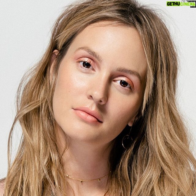 Leighton Meester Instagram - Up close and personal w/ @byrdiebeauty 💄💅🏻👄🐣