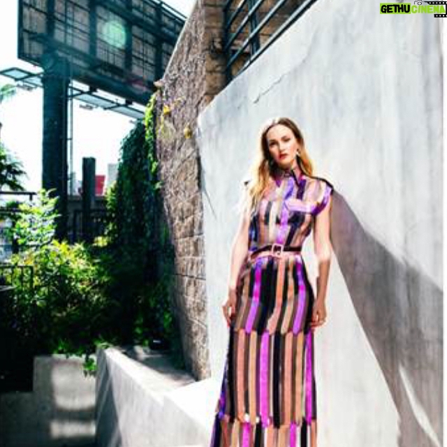 Leighton Meester Instagram - @bellomag 👄💅🏻💄💋🕶
