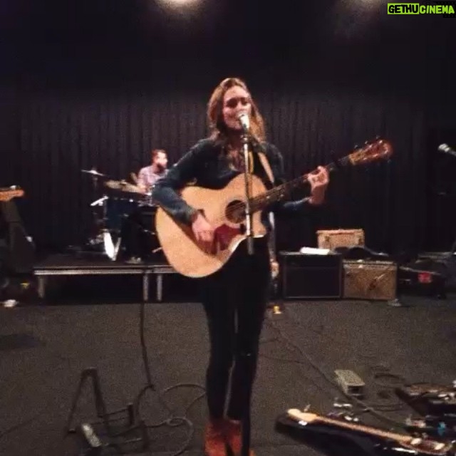 Leighton Meester Instagram - By @iamdanawilliams