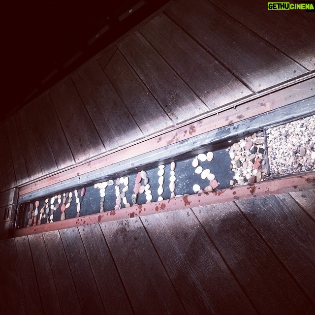 Leighton Meester Instagram - Happy trails @miceandmenbway