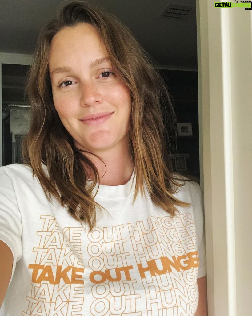 Leighton Meester Instagram - Like my T-shirt? Hunger Action Month is underway and to show my support, I’m teaming up with @FeedingAmerica to highlight families in need. These inspirational T-shirts are just a reminder that when we come together, we can make an impact. This year, food banks across the country are facing increased demands because of the pandemic. You can make a difference this #HungerActionMonth. Take action with @FeedingAmerica to end hunger one helping at a time. www.FeedingAmerica.org/HAM