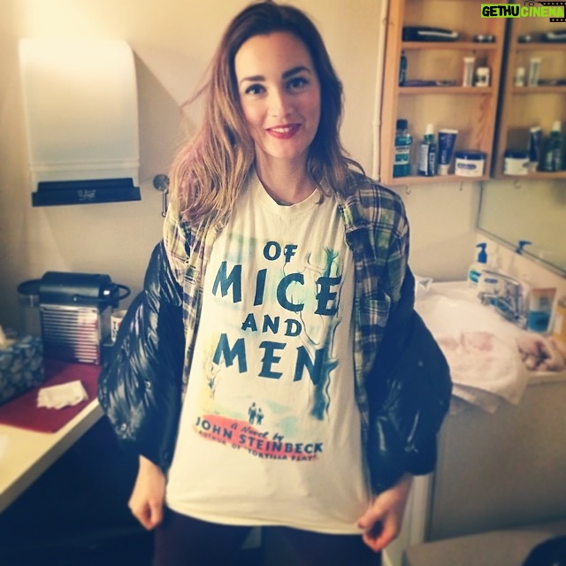 Leighton Meester Instagram - Thank you @bigboyler for my tee!! #miceandmenbway represent!