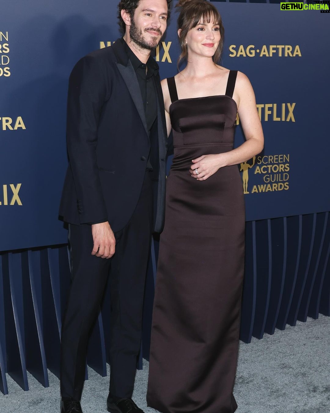 Leighton Meester Instagram - Felt like a 👑 at #sagawards with my ❤️ thank you @stjohn for the beautiful dress
