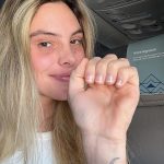 Lele Pons Instagram - After 25 years of biting my nails due to anxiety and OCD i finally quit! Those who have this bad habit know how hard it is to stop. Hopefully this post encourages those who are struggling with this habit to stop, and not feel so alone. It’s been 2 months and so far i have not broken my goal😊 if you take care of your mental health and make it a priority to better yourself, you will overcome many obstacles 🙏🏼❤️ Después de 25 años de morderme las uñas debido a la ansiedad y el TOC, ¡finalmente lo dejé! Quienes tienen este mal hábito saben lo difícil que es dejarlo. Esperemos que esta publicación anime a aquellos que están luchando con este hábito a dejarlo y no sentirse tan solos. Han pasado 2 meses y hasta ahora no he superado mi objetivo 😊 si cuidas tu salud mental y haces de tu salud mental una prioridad para superarte, superarás muchos obstáculos 🙏🏼❤️