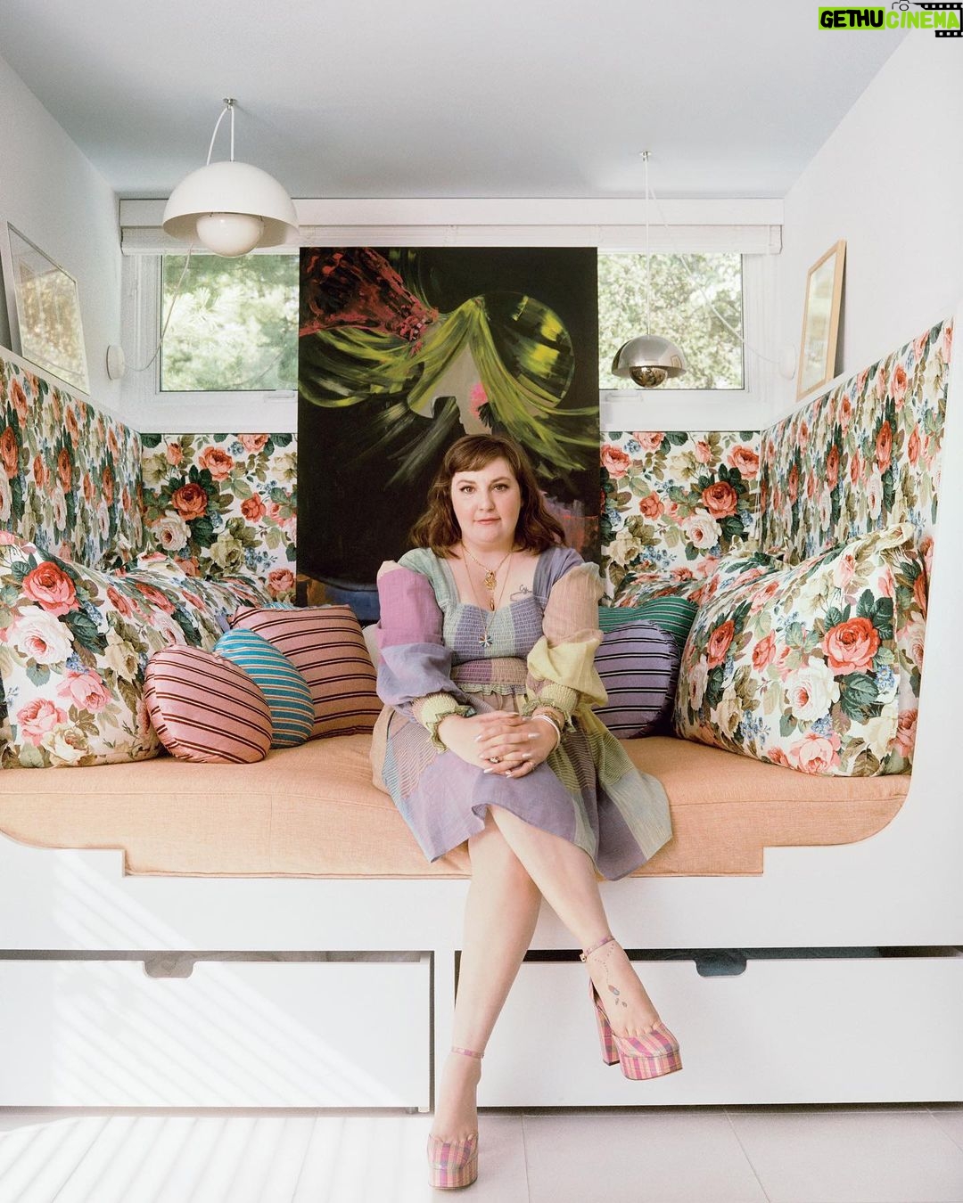 Lena Dunham Instagram - It’s been the joy of my life to build a home in my parents’ backyard- and it was also a joy to invite @archdigest into my coziest space. My essay about finding a place in the world (and decorating that place with my mother) is linked in bio 🏡💗 Photography: @lelanief Styling: @kellemiles Design and Architecture: @davidbers_architecture Decor/general maternal floofing: @lauriesimmons