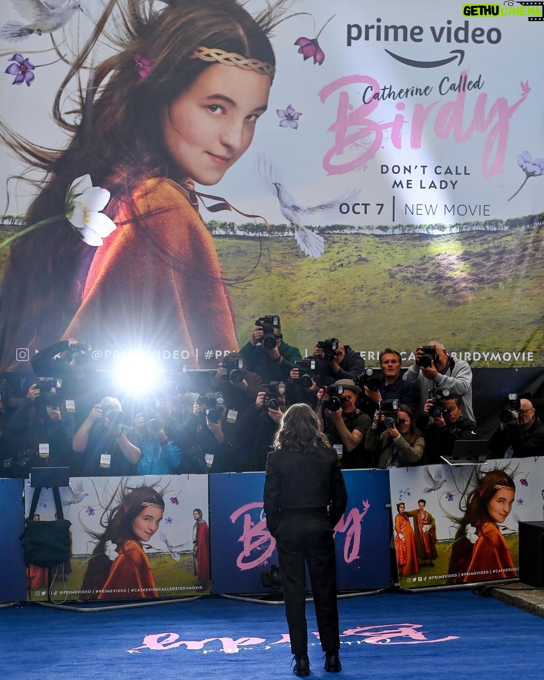 Lena Dunham Instagram - London, you sure showed us a very rowdy welcome and we are simply flying 🕊 What a joy to celebrate Catherine Called Birdy in her nation of origin, with the collaborators I love so well - and soon we’ll be in theaters (this Friday) and then, your home (on @primevideo Oct 7!) #CatherineCalledBirdyMovie Dress: @paulburgo Hair: @kenorourke1 Makeup: @jamesorileymua London, United Kingdom