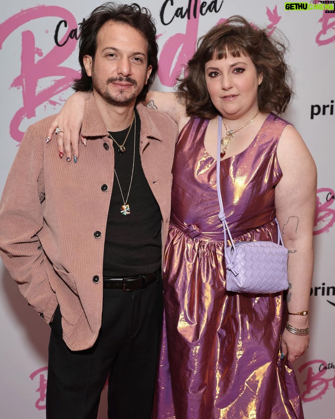 Lena Dunham Instagram - These cozy birds have me glowing with love - so grateful for every second of the Birdy journey 🕊💗 On to London Town! 🏰 #CatherineCalledBirdyMovie Dress: @batshevadress Bag: Bottega Hair: @peterbutlerhair Makeup: @gpcbeauty New York, New York
