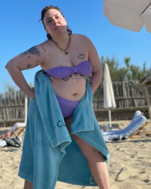Lena Dunham Instagram - One piece two piece red piece blue piece