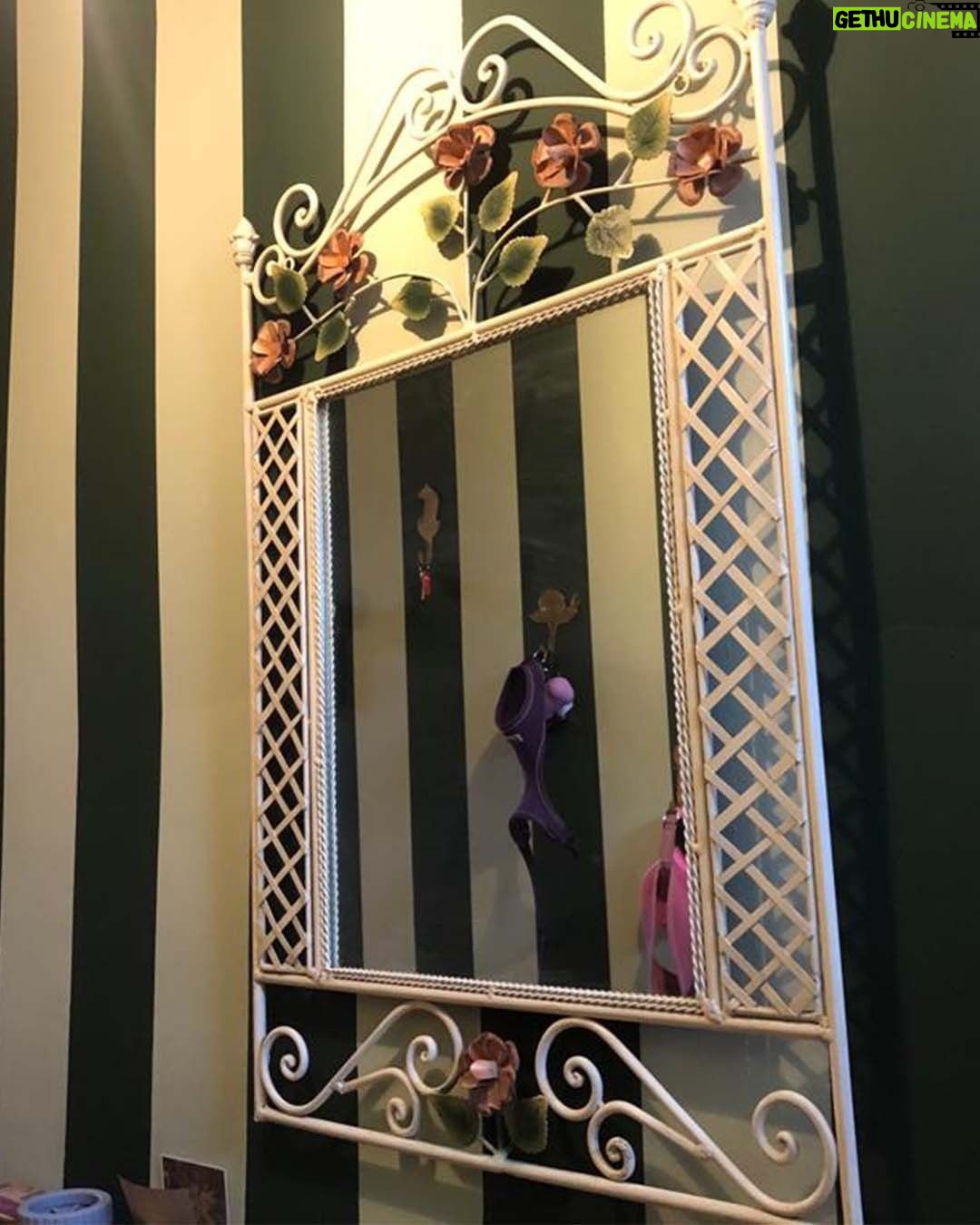 Lena Dunham Instagram - I’ve always been a homebody- a hermit, a house cat, a bed creature. Combine natural introversion, chronic illness/pain and a career as a writer and you have a recipe for being HOME. A lot. Maybe that’s why I feel such a need to customize my environment and such a passion for decor. Ever since childhood I’ve obsessively adorned every surface with craft paint, contact paper- and even a phase of scribbling on my walls with pencil as a pissed off teen. I’ve moved around a lot in the last ten years, which has meant lots of feathering my nest- but nothing has given me more pleasure than taking on my own interior design project in London over the last 3 months. Inspired by the studios and salons of artists I love- Georgia O’Keefe, Gertrude Stein- and books about my favorite designers past and present- David Netto, David Hicks, Ward Bennett, Michael S. Smith, Beata Heumann- I’ve had the distinct joy of creating a place where @attawalpa and I can feel safe, create and dream (and a place where dog pee, spills and life happening are not an emergency. It’s hard to stain when everything is a wild color!) I’ve also become much more aware of what disposable/mass-produced furniture is doing to our endangered planet. As a result, we have embraced the pleasure of vintage pieces which are full of joyful ghosts and fascinating imperfections. Below, a glimpse into our little world- though we are just getting started. (Tap for credits where we can but a lot is deep Google sourced vintage. All paint used is Farrow & Ball, which I’ve found I respond to best in terms of fumes and toxicity- us auto-immunity queens gotta be careful! Yet another reason not to have factory made furnishings all around, and for once the healthier option is the more affordable one, since vintage is cheaper and sometimes even free...)