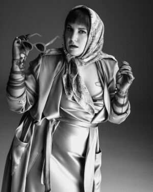 Lena Dunham Instagram - Thank you @hollywoodreporter for giving me the chance to talk about the job I adore and a little life too. Loved chatting with you @seth_abramovitch about my new film Sharp Stick which premieres this weekend at Sundance, and thank you for the eccentric superhero pic @liaclay 💄 @itsmatin 💇‍♀️ @aarongreniahair 👗 @annaannasusu