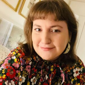 Lena Dunham Instagram - When I think about the hardest part of chronic illness, it’s actually not physical pain, or sitting in too many doctors’ waiting rooms or even being in isolation for long stretches- it’s actually having to shift gears. Sometimes, more than I’d like tbh, I have to change it up at the last minute because my body isn’t participating. And because I leave it all on the dance floor for my job, the plans that tend to go are the social ones (workaholism and ambition are another post, okay kids?) Like a few weeks ago, I had a plan to join my beloved @christopherkane at a party- he made me this dress (what!?) and I even got a fresh new haircut before I realized I didn’t have what it took. So now, two weeks later and with few non-dog witnesses, I am showing off the dress (backwards I think? Sorry, CK, it’s still just amazing) and the hair to remind myself that it’s okay to shift gears. In fact one thing the pandemic has shown us is that even those with reliable bodies can’t control outcomes. But the term “loss of control?” Well, you can’t lose what you never had. And I need this reminder. It helps with any shame I may carry about my physical challenges, my shortcomings as a friend or daughter or disco ball. So, what did I dress up for? Let’s call it a “better late than never” party. Or a “control is an illusion” festival. Or just a gorgeous night in, exactly like I planned it...