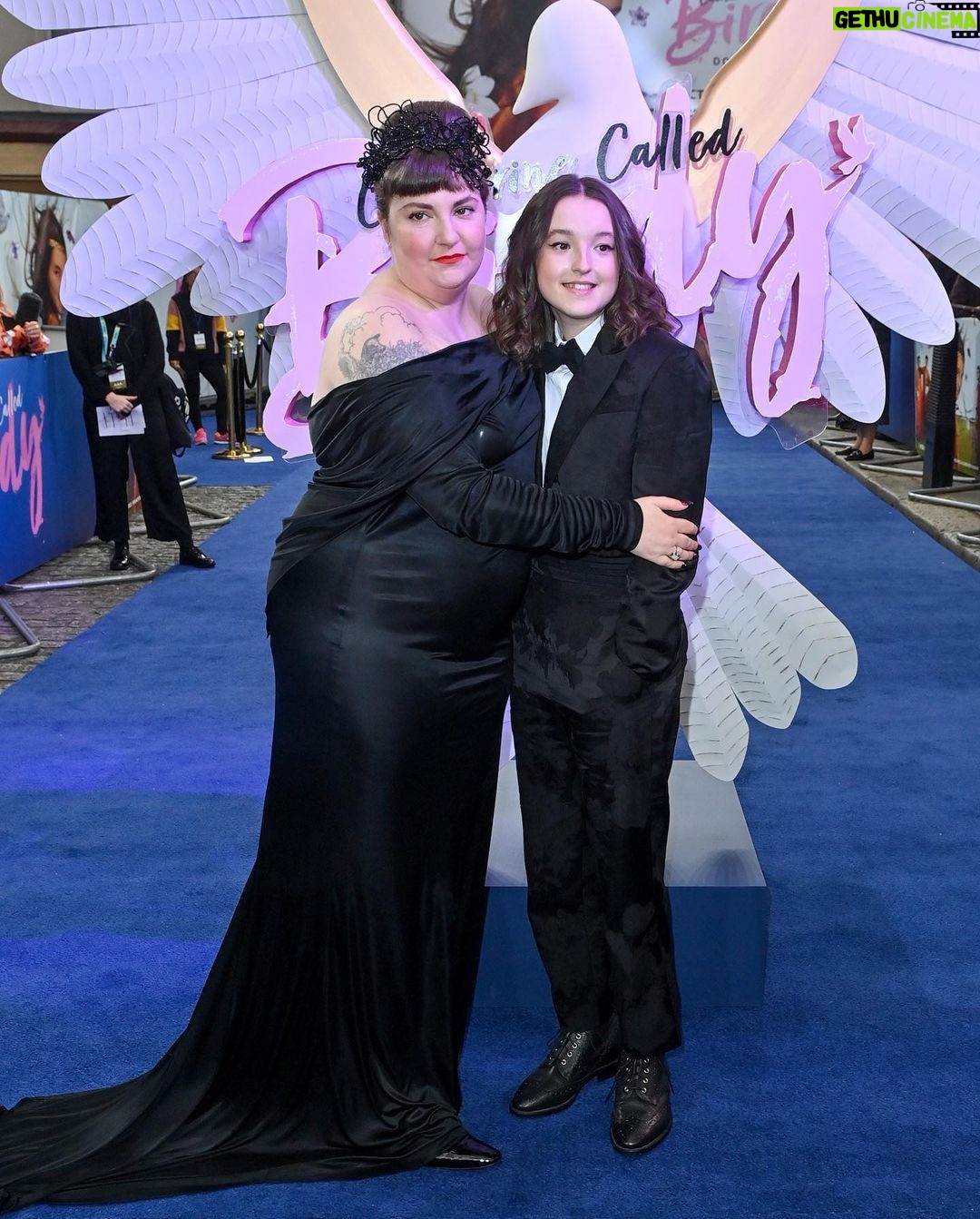 Lena Dunham Instagram - London, you sure showed us a very rowdy welcome and we are simply flying 🕊 What a joy to celebrate Catherine Called Birdy in her nation of origin, with the collaborators I love so well - and soon we’ll be in theaters (this Friday) and then, your home (on @primevideo Oct 7!) #CatherineCalledBirdyMovie Dress: @paulburgo Hair: @kenorourke1 Makeup: @jamesorileymua London, United Kingdom