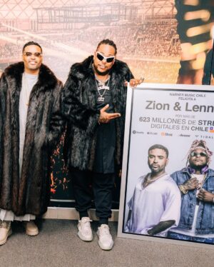 Lennox Instagram - #CHILE 🇨🇱🇨🇱🇨🇱 #SoldOut GRACIAS mi gente por el apoyo, por su energía y sus buenas vibras anoche. Los amamos! ❤️🤙🏾 #Lennox #Durini #Mamacita

Flouses @ritzzzzzzz 
📸 @el.eme @frankiejazz