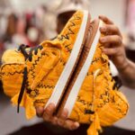 Lennox Instagram - 👽@lennox se junta de nuevo con todos los poderes Hoy les muestro unas DE LAS Ideas mas duras DE MI GANG nuestro hermano @brunovvision Junto a @danyweird CREAMOS UNAS Air Jordan 1 Off-White Chicago completamente desde 0 hechas con una bata @versace @lennox pieza 1/1 que opinas de esto @durinipuertorico ? Miami, Florida