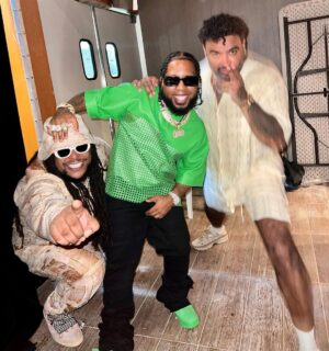 Lennox Instagram - 🇩🇴🇵🇷UNA SOLA SANGRE 🩸🙏🏾 GRACIAS @zion @lennox POR INVITARME A SU CONCIERTO EN PUNTA CANA🌴 ✔️🙏🏾🌍 VENIMOS MAS DURO QUE NUNCA ESTE 2024 #Zion Y #lennox 💿📀🎥@djtazmaniapr el loco mio te quiero