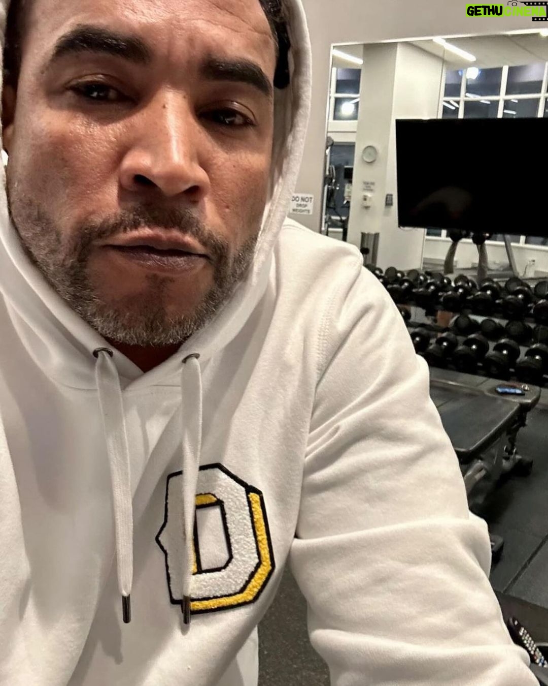 Lennox Instagram - Hermano @donomar Gracias siempre por todo Dios te llene de bendiciones #DURINI @durinistreetwear 😎 #Lennox #DuriniStreetWear