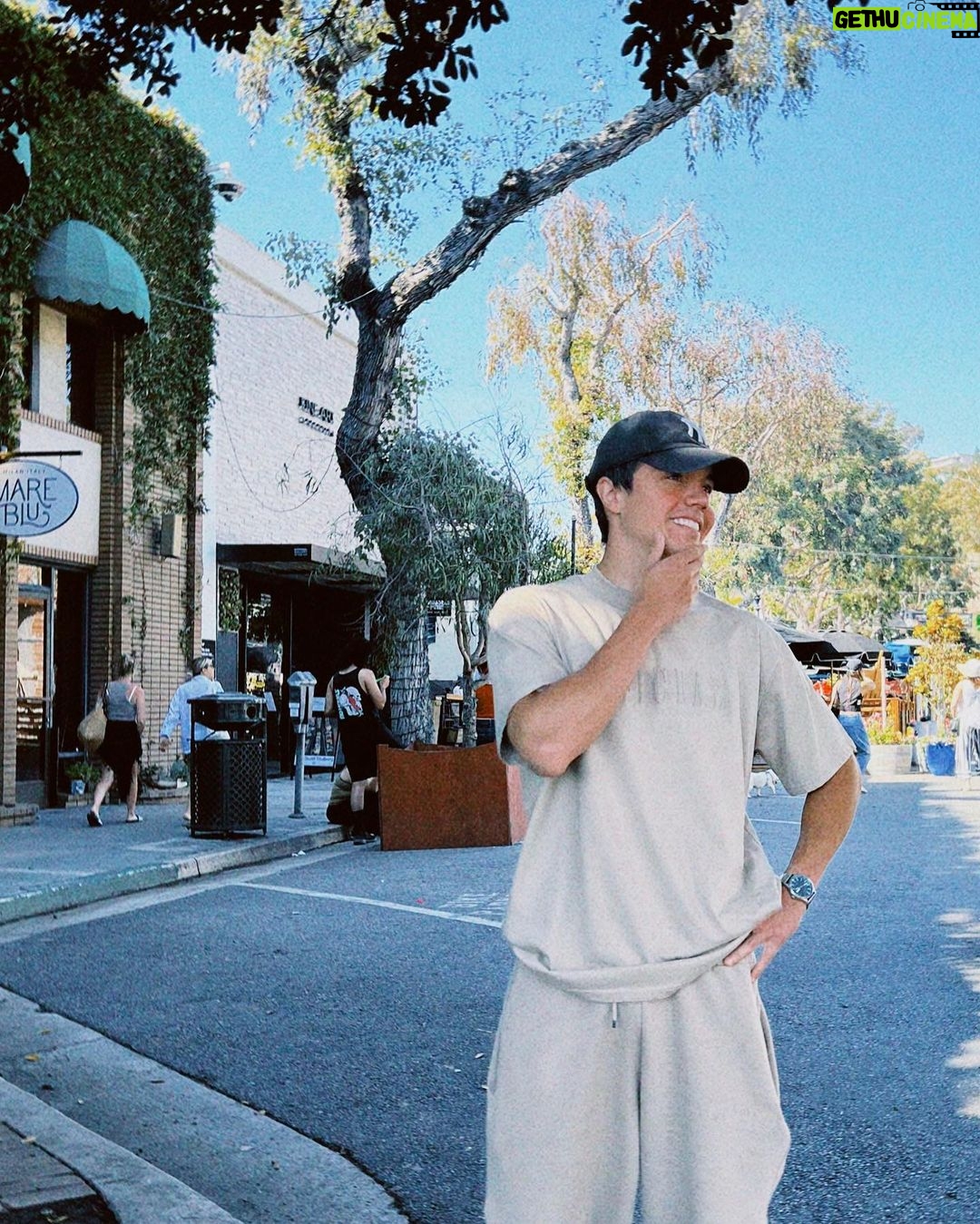 Leo Cidade Instagram - ☕️ Los Angeles, California