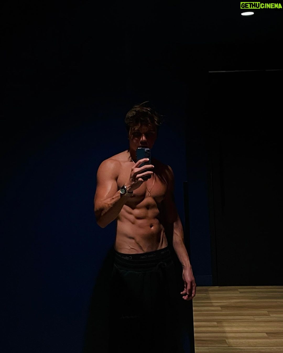 Leo Cidade Instagram - Oct Los Angeles, California