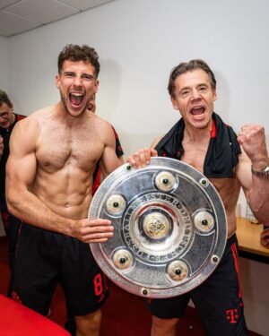 Leon Goretzka Instagram - Deutscher Meister 22/23 💪🏼 @fcbayern