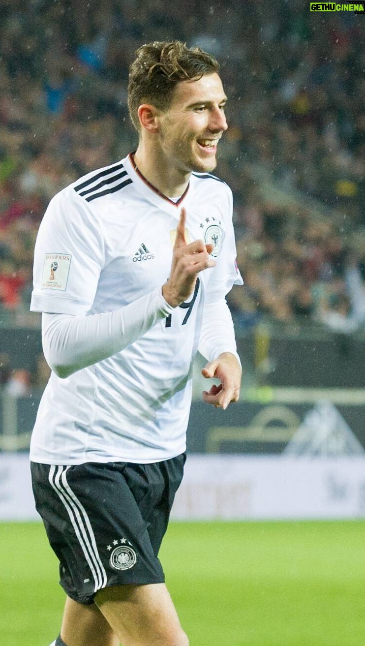 Leon Goretzka - 113.4K Likes - 2️⃣8️⃣ Happy Birthday, @leon_goretzka! 🎂
Was sagt ihr - ist das Leons bisher schönstes Tor für die Nationalmannschaft? 🔥
#happybirthday #goretzka #dfbteam