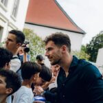 Leon Goretzka Instagram – Ab nach Essen 🚂☕️🤳🏻 @dfb_team
