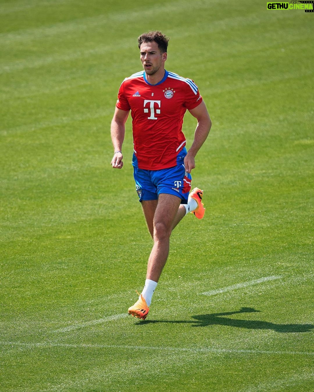 Leon Goretzka - 122.5K Likes - Lockerer Aufgalopp 🐎 bevor es später zur Nationalmannschaft geht 🇩🇪⚽️