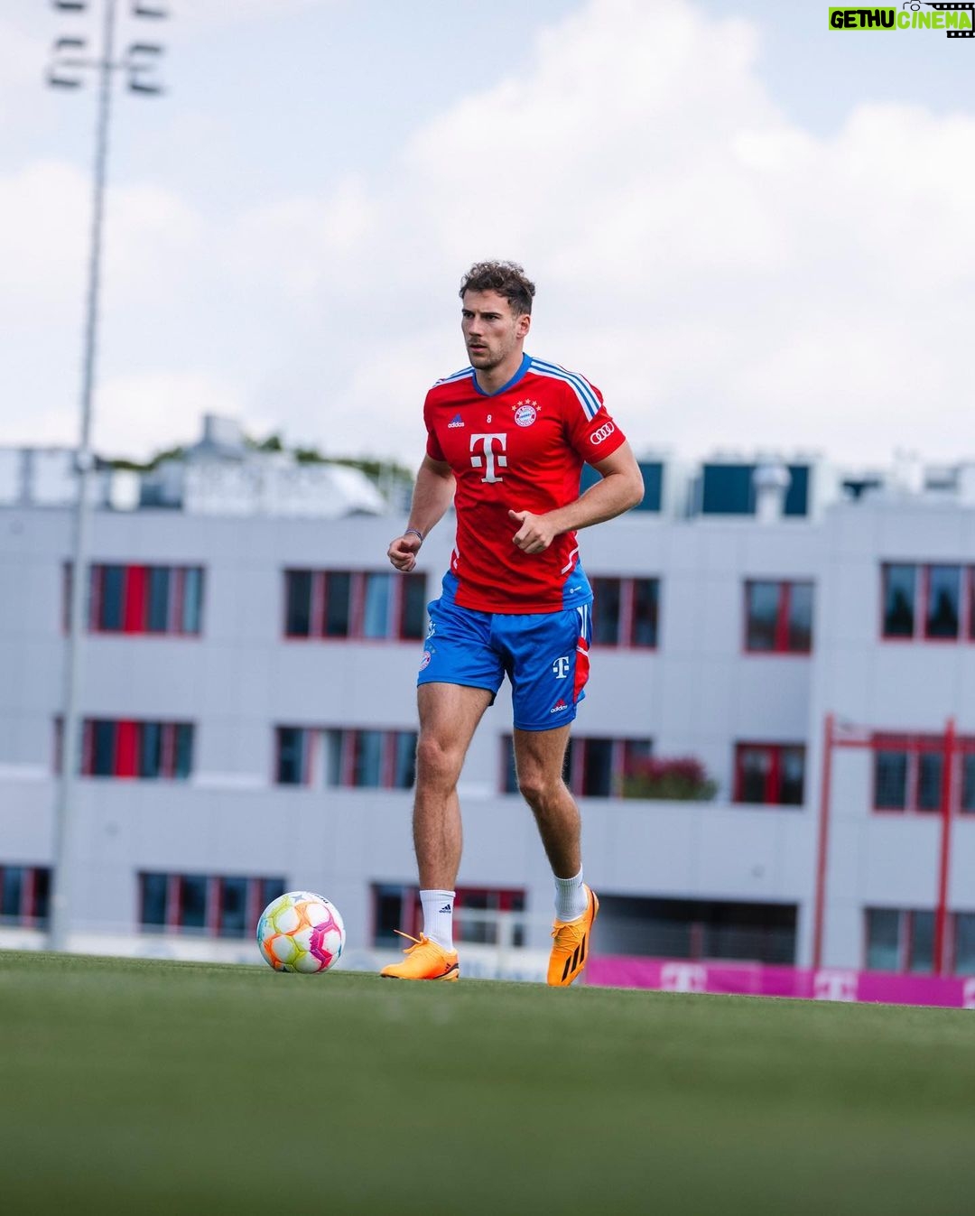 Leon Goretzka - 122.5K Likes - Lockerer Aufgalopp 🐎 bevor es später zur Nationalmannschaft geht 🇩🇪⚽️