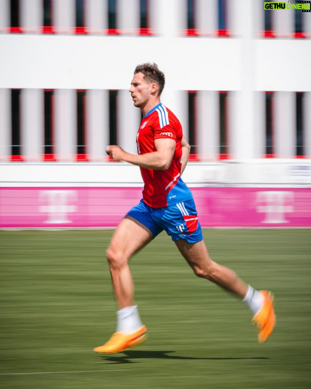 Leon Goretzka - 122.5K Likes - Lockerer Aufgalopp 🐎 bevor es später zur Nationalmannschaft geht 🇩🇪⚽️