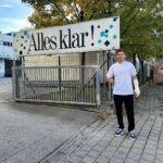 Leon Goretzka Instagram - Passendes Schild vor der Klinik 👍🏼 vielen Dank für eure Nachrichten und Genesungswünsche 🙏🏻 guter Dinge schnell wieder dabei sein zu können 💪🏼