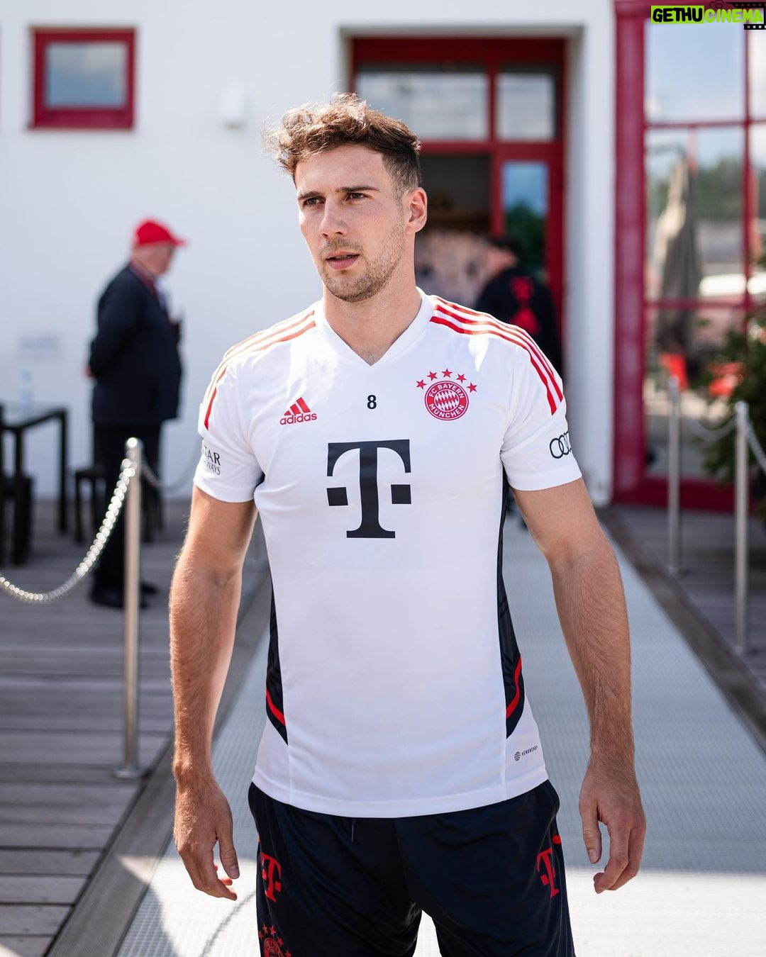 Leon Goretzka Instagram - Heppa ☀️⚽️ @fcbayern