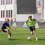 Leon Goretzka Instagram - @fcbayern ⚽️☀️❤️