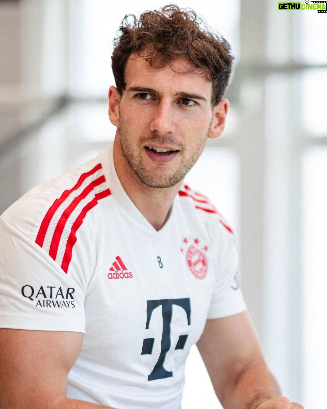 Leon Goretzka Instagram - step by step 💪🏼 liebe Grüße aus dem Reha-Alltag ! Danke für die lieben Nachrichten von euch allen ! @fcbayern