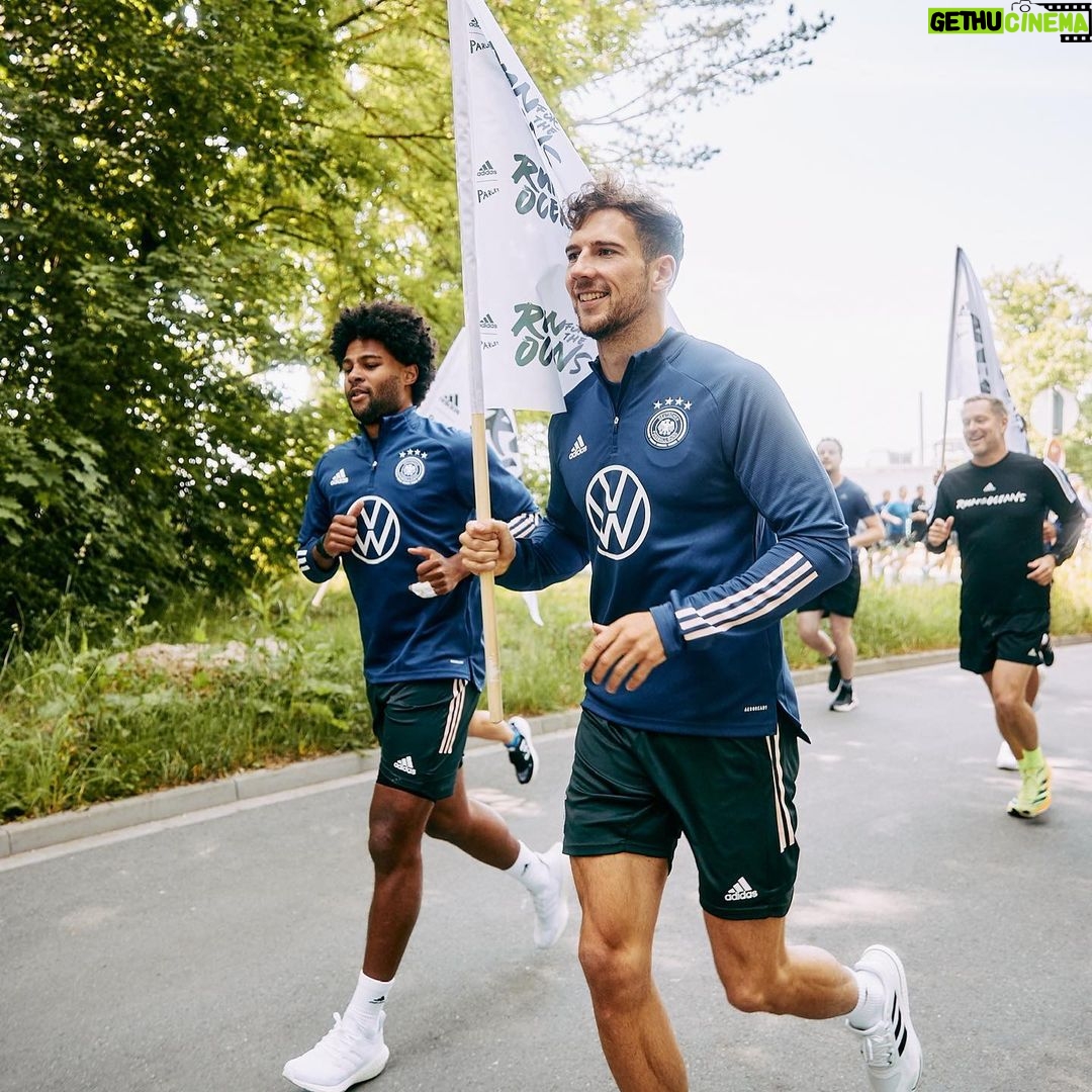 Leon Goretzka Instagram - #RunForTheOceans at adidas HQ. 🏃🌊 @adidas x @dfb_team x @parley.tv