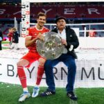 Leon Goretzka Instagram - Deutscher Meister ! @fcbayern 🔴⚪️ Ein Träumchen das Ding wieder gemeinsam mit euch in unserer Arena zu feiern ! 🙌🏼 Euch allen einen meisterlichen Wochenstart !
