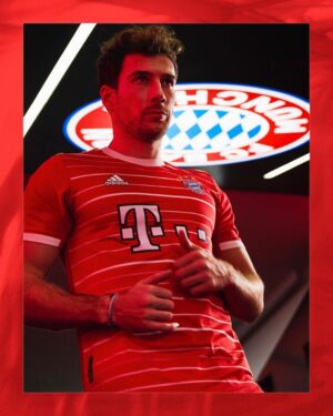 Leon Goretzka Instagram - Ready to bring it all to the pitch 💪🏼 in our new 22/23 Home kit. @fcbayern @adidasfootball