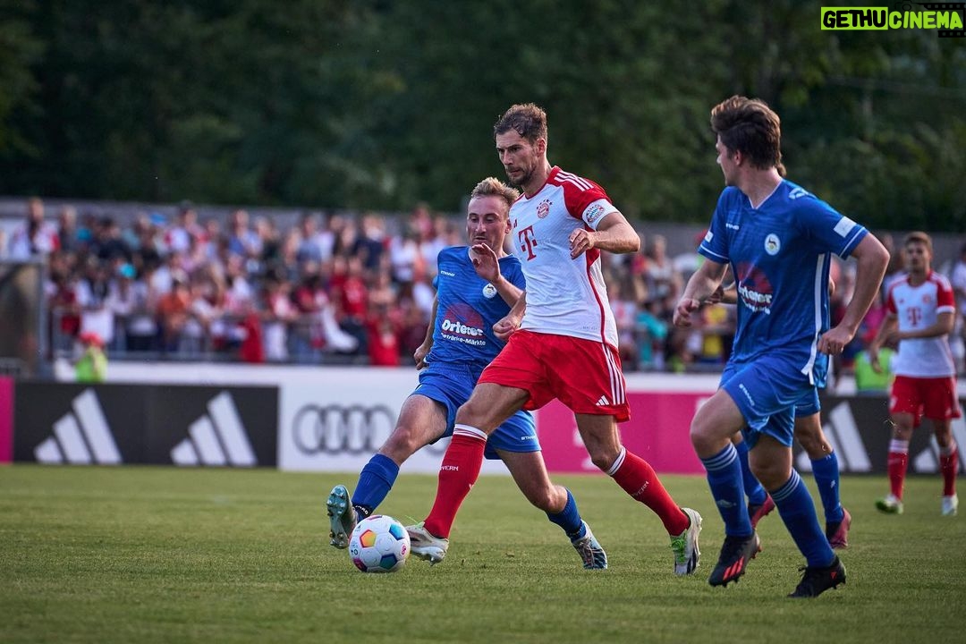 Leon Goretzka Instagram - Trainingslager am Tegernsee ✔️🔥 @fcbayern // thx an alle für den Support 🙏🏻