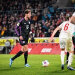 Leon Goretzka Instagram - Sechster Bundesligasieg in Folge auf schwierigem Geläuf 😅 ✔️ Füße hochlegen und Wochenende genießen !! 😎💪🏼 @fcbayern