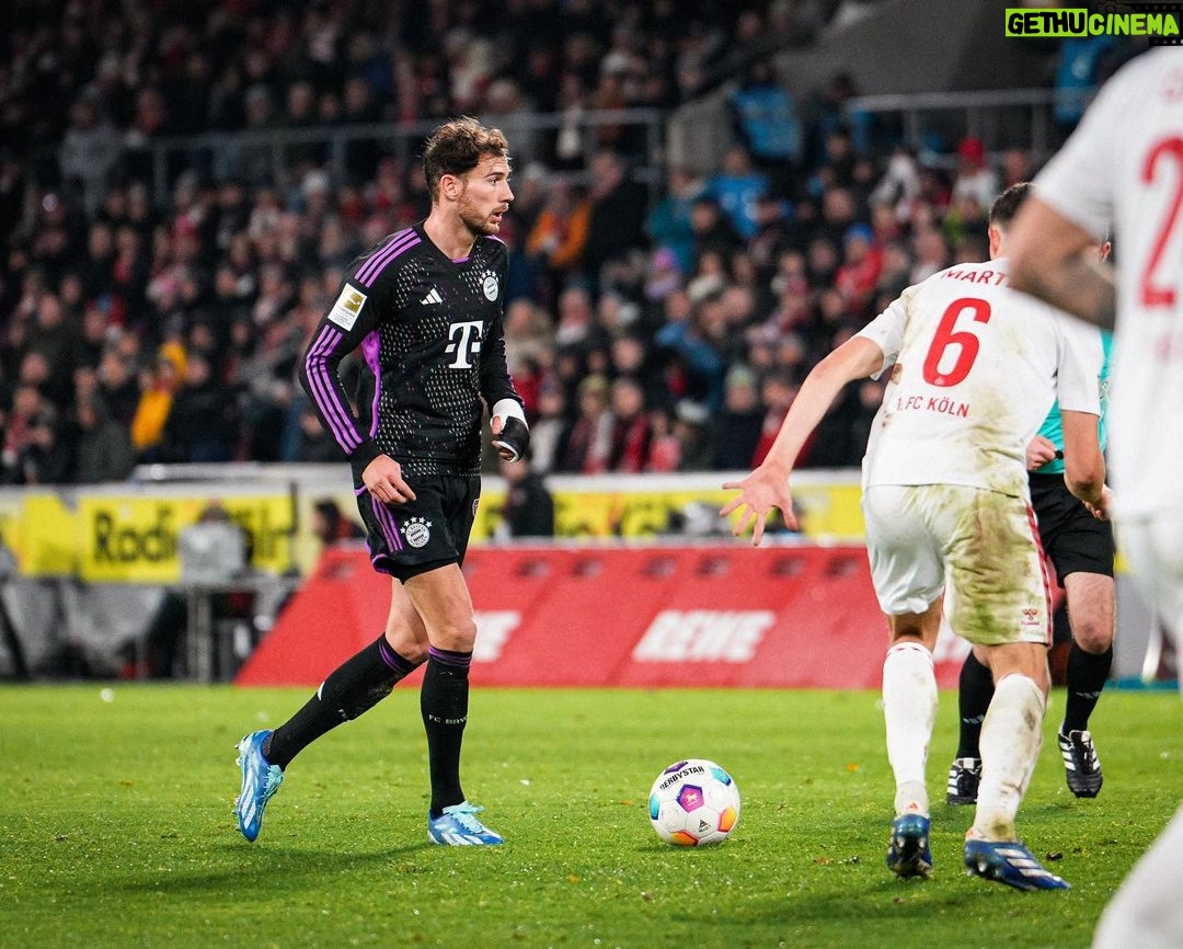 Leon Goretzka Instagram - Sechster Bundesligasieg in Folge auf schwierigem Geläuf 😅 ✔️ Füße hochlegen und Wochenende genießen !! 😎💪🏼 @fcbayern