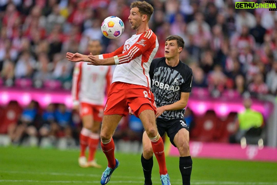 Leon Goretzka Instagram - Gute Leistung und ein verdienter Sieg heute ! πͺπΌπ @fcbayern
