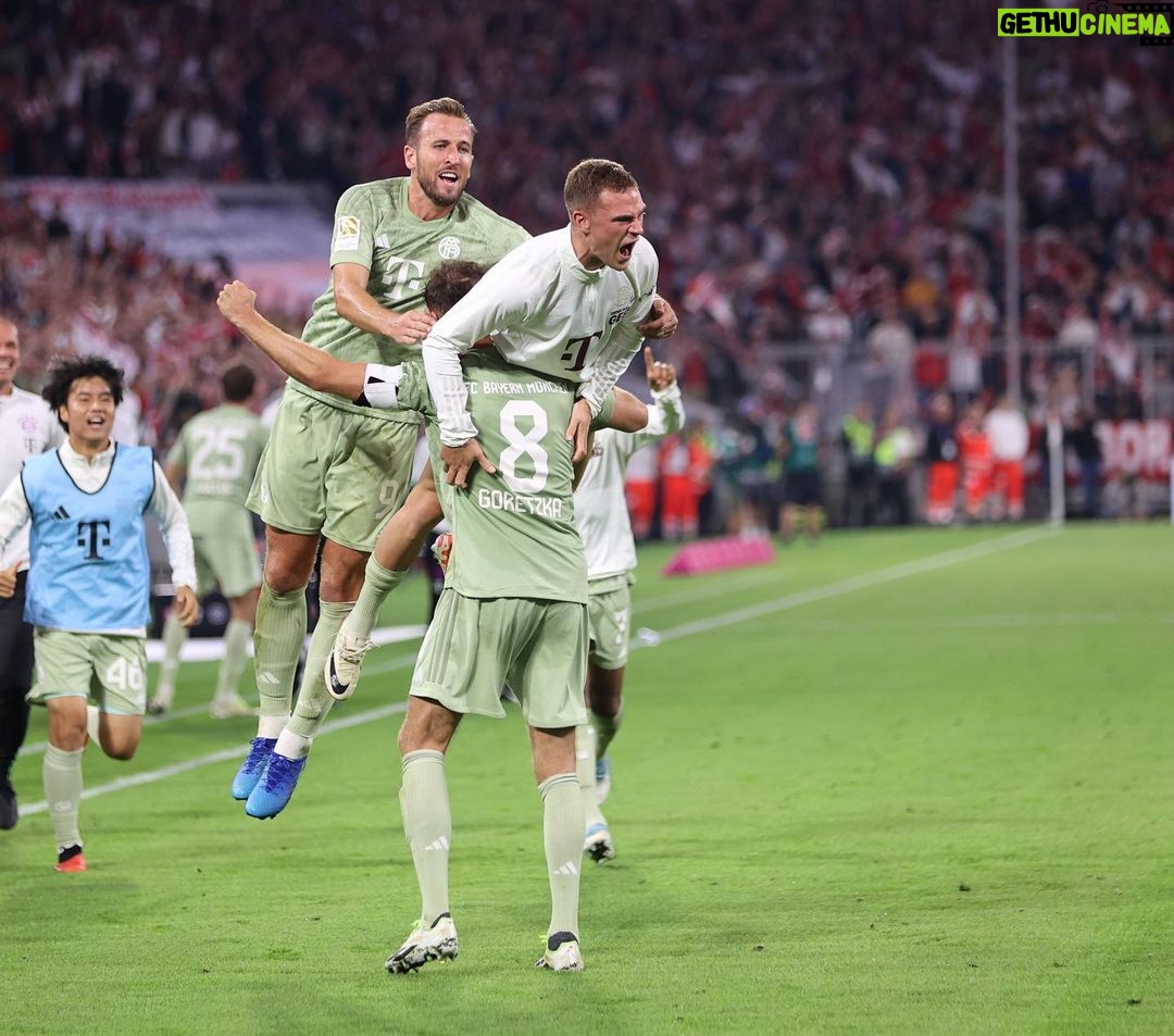 Leon Goretzka - 109.2K Likes - Wieder einmal großartiger Support von den Rängen. Schade dass wir den Sieg am Ende nicht ins Ziel bringen konnten. Still a lot to improve ! @fcbayern #immerweiter