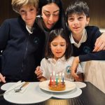 Leonardo Bonucci Instagram – Anche se siamo lontani, anche se avrei voluto svegliarti stamani e vedere questo splendido sorriso, ricordati che ovunque sarai, io ci saró. Per sempre.
Buon Compleanno Matilda del mio cuore. +5 ❤️ #happybirthdaydaughter #love