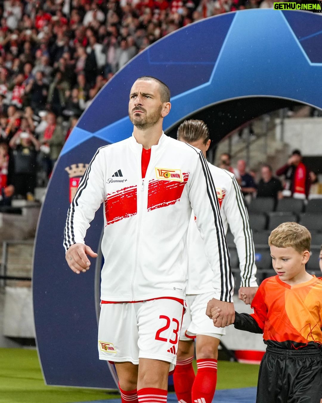 Leonardo Bonucci Instagram - Sad for the result, united by 75,000 red hearts. #EisernUnion Olympiastadion Berlin